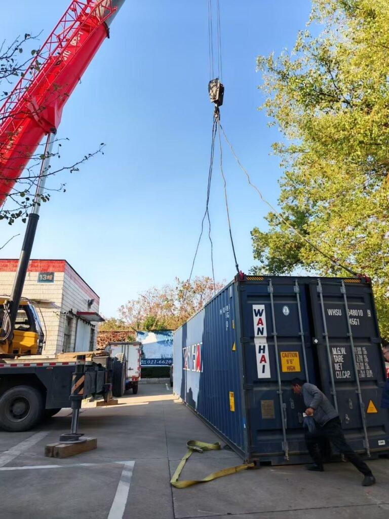 Distributor of Atlas Copco XAHS 750